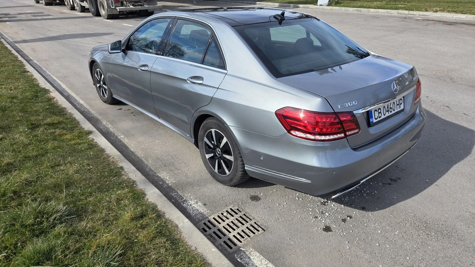 Mercedes-Benz E 300 Bluetec 7 скорости Автомат, снимка 3 - Автомобили и джипове - 53799597