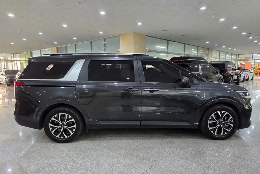 Kia Carnival ПРЕСТИЖ| ПОДГРЕВИ| ОБДУХВАНЕ| ДИСТРОНИ, снимка 4 - Автомобили и джипове - 54410450