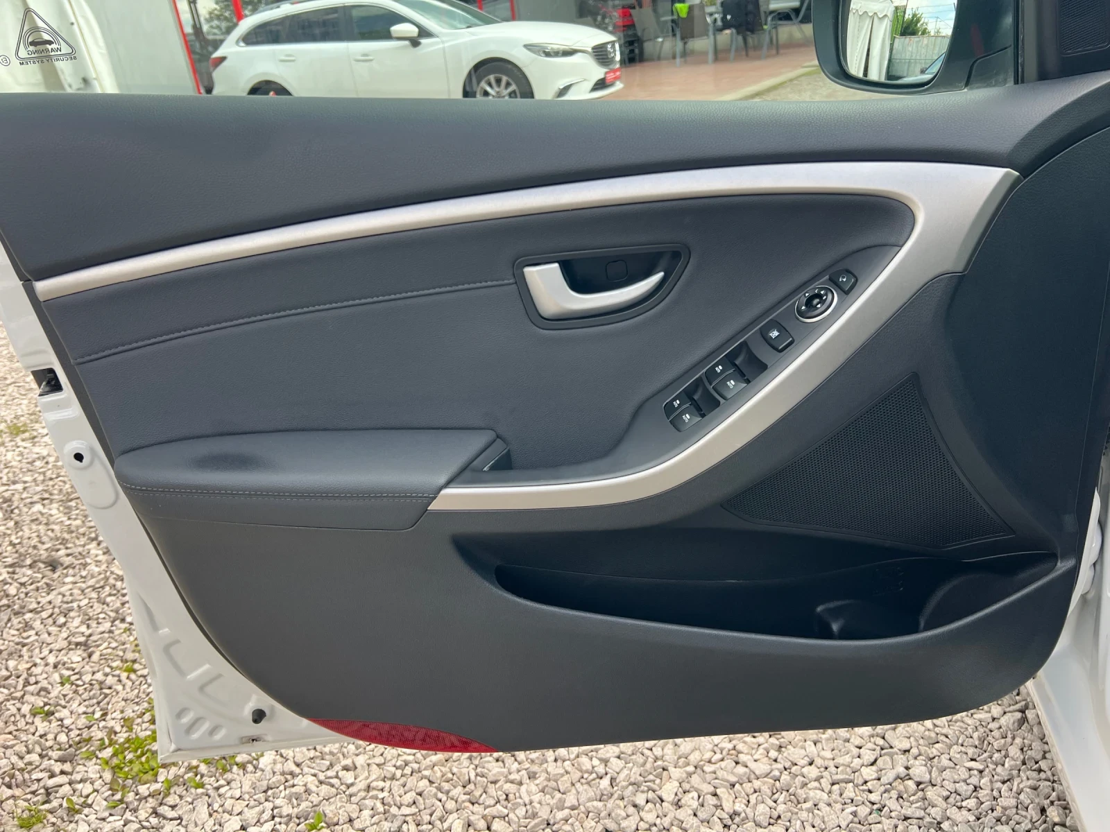 Hyundai I30 Blue 1.6 GDI* ШВЕЙЦАРИЯ* КОЖА* , снимка 14 - Автомобили и джипове - 54766867