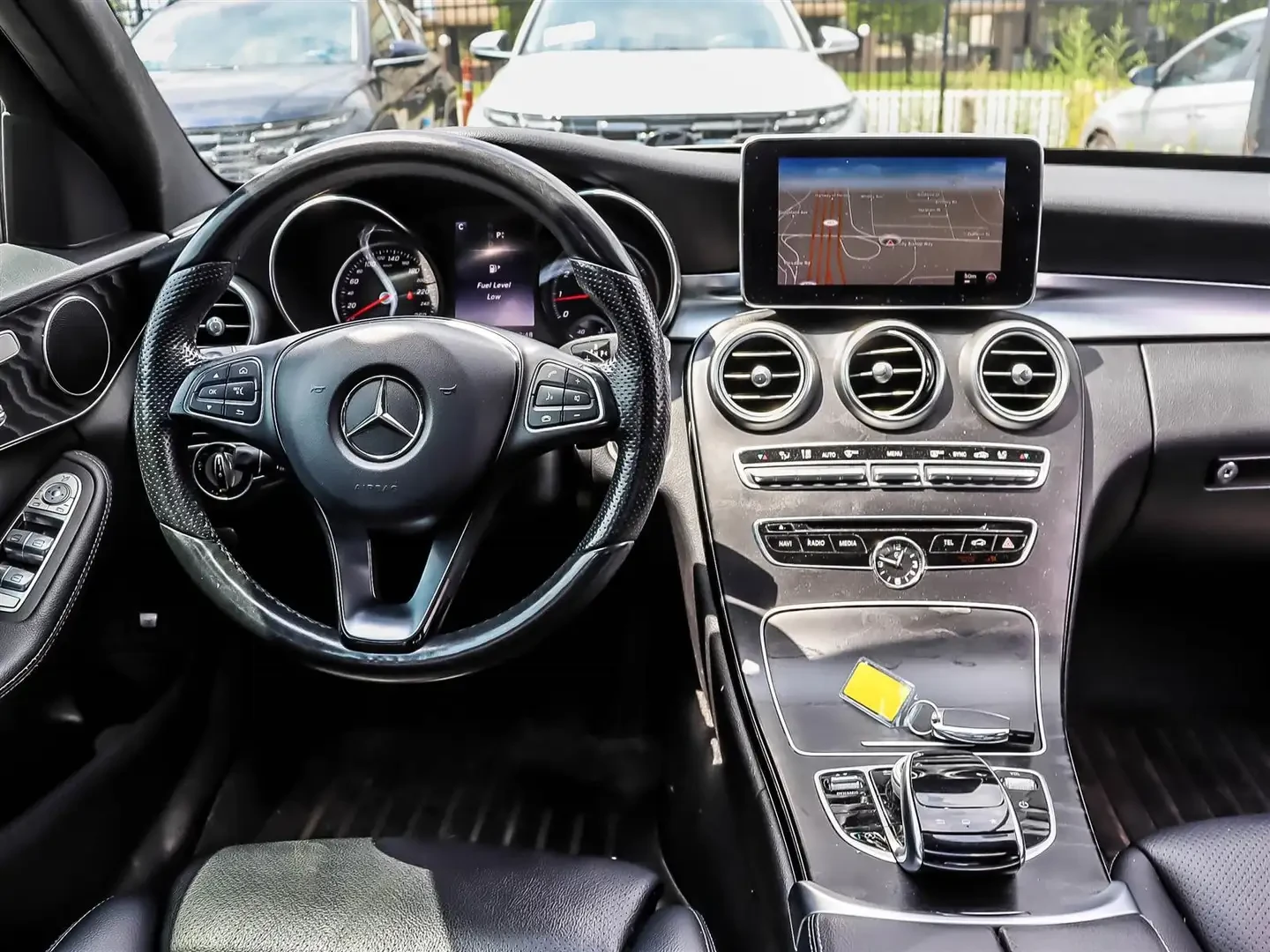 Mercedes-Benz C 300 4MATIC/AMG LINE/PANORAMA/360CAM/BURMESTER, снимка 7 - Автомобили и джипове - 55265637