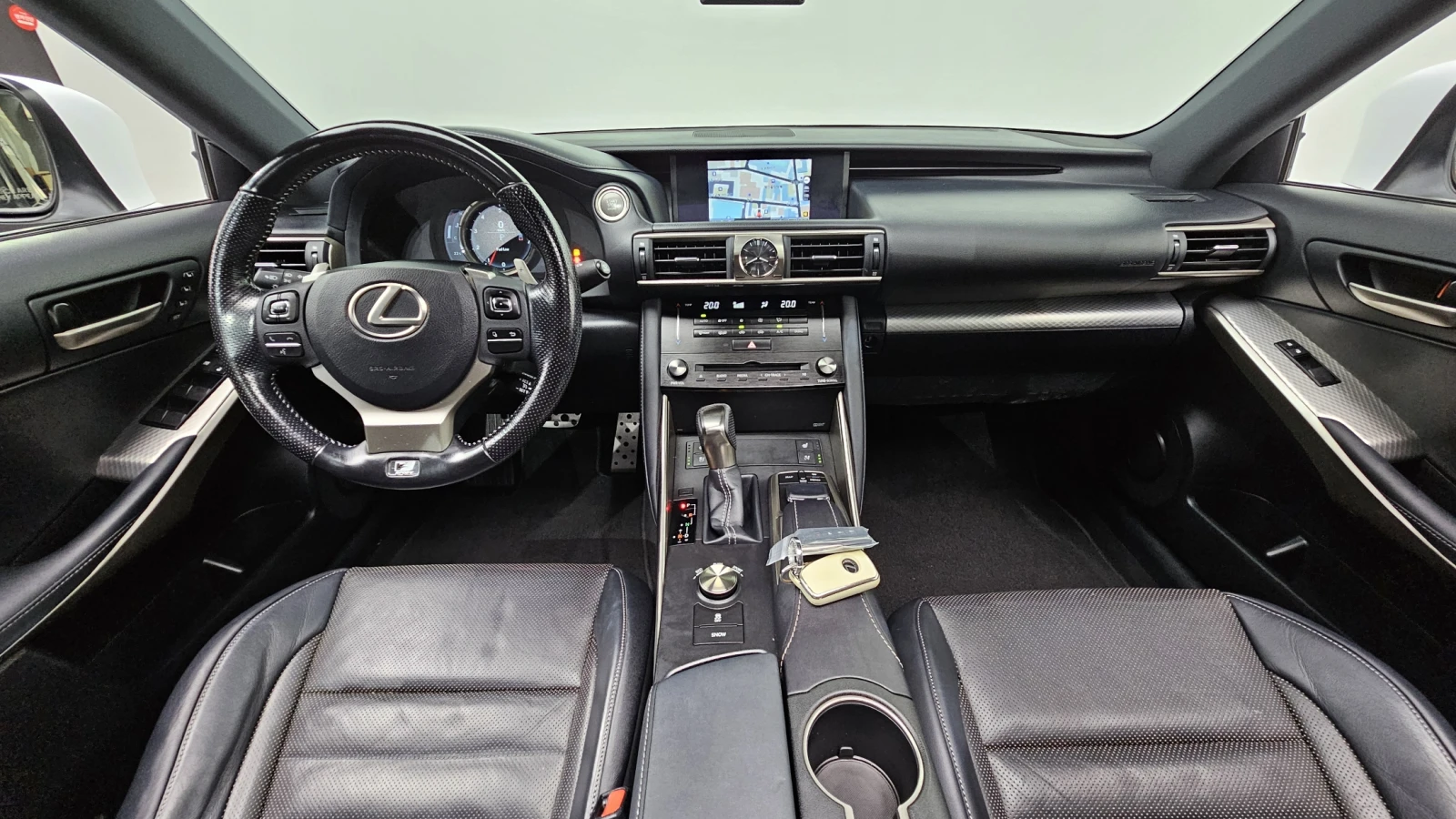 Lexus IS F-Sport* BLIND SPOT* ПОДГРЕВ ВОЛАН* ЛЮК* КРАЙНА ЦЕ, снимка 7 - Автомобили и джипове - 55349479