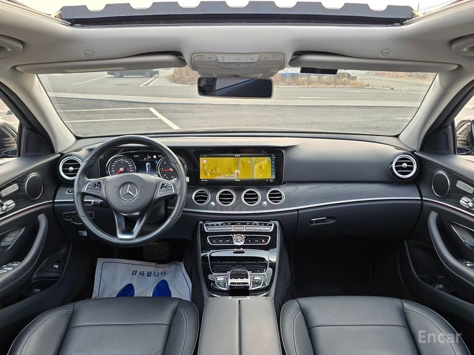Mercedes-Benz E 220, снимка 6 - Автомобили и джипове - 55510518