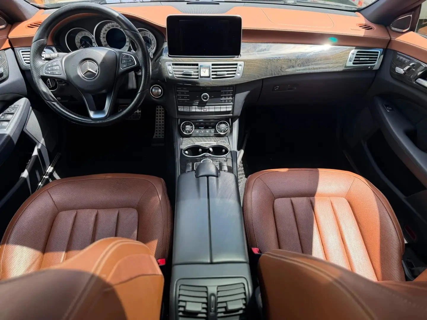 Mercedes-Benz CLS 55 * AMG* LED* CAMERA* Head up* KEYLESS* ПОДГРЕВ* , снимка 8 - Автомобили и джипове - 55587175
