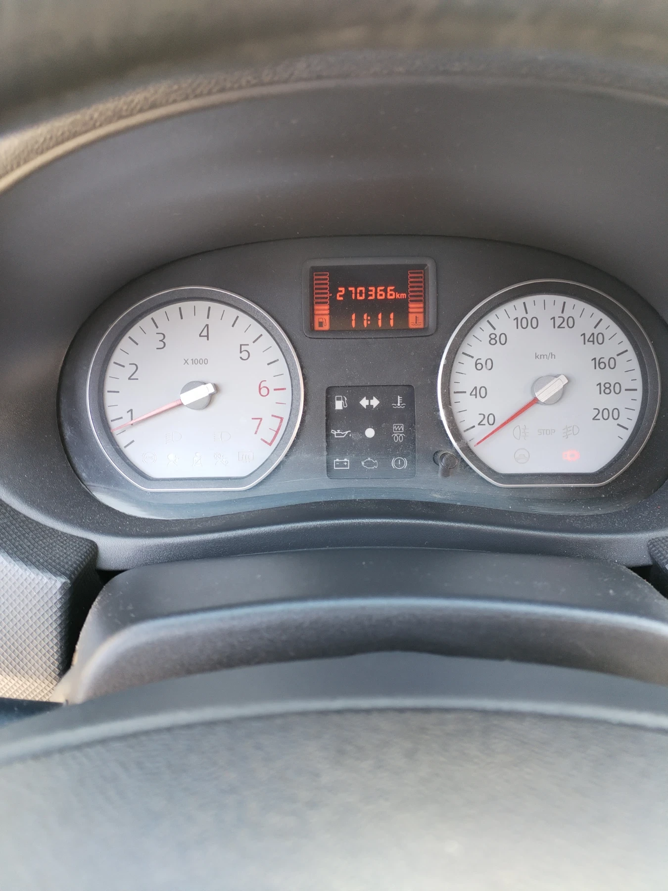 Dacia Sandero MPI , снимка 5 - Автомобили и джипове - 56113776