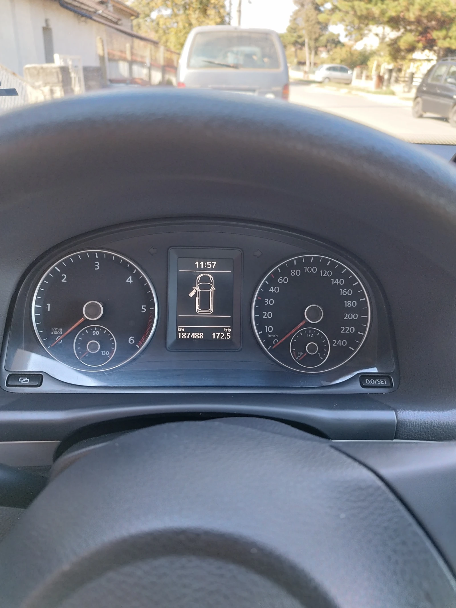 VW Touran, снимка 7 - Автомобили и джипове - 56155243