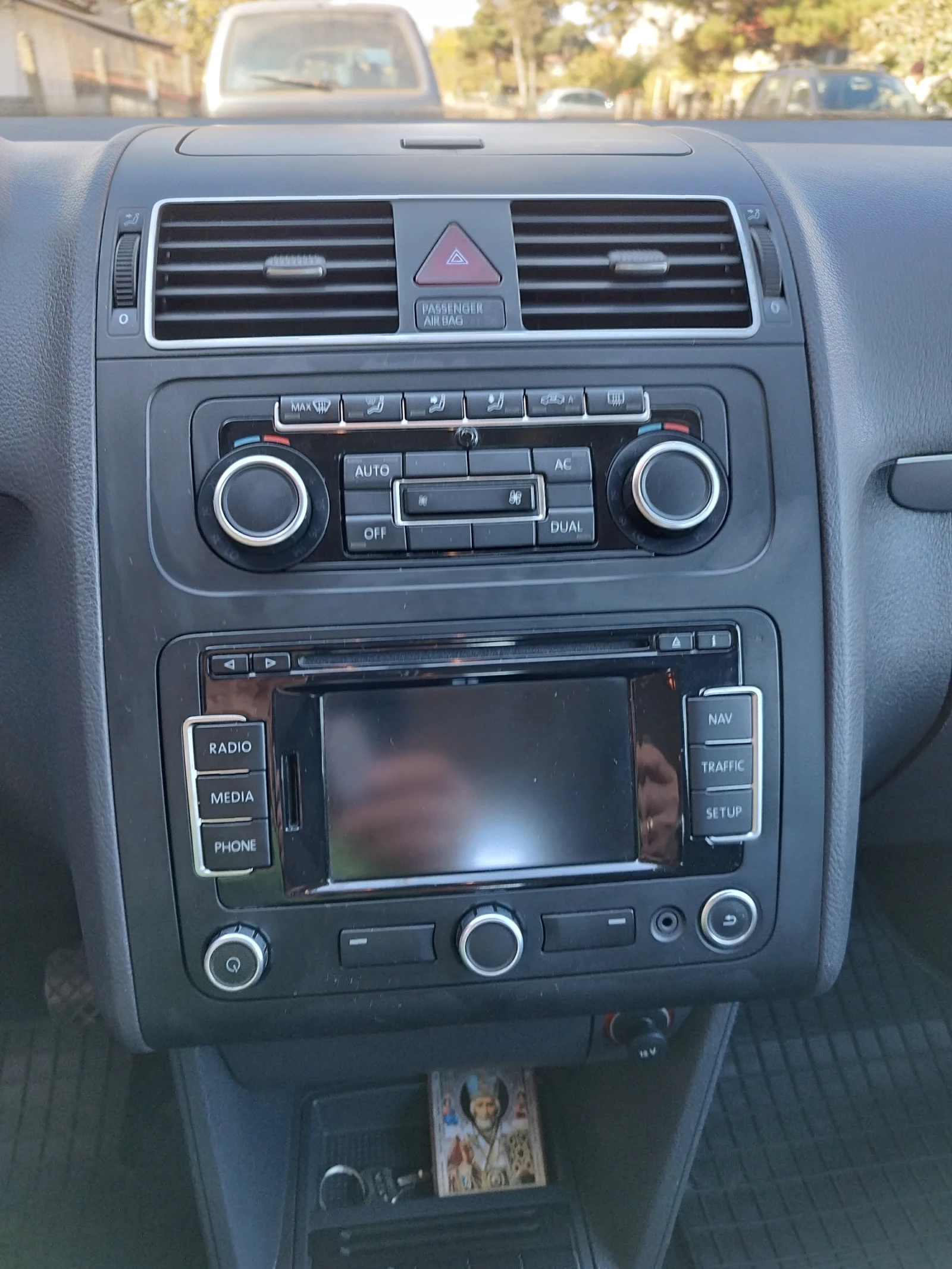 VW Touran, снимка 8 - Автомобили и джипове - 56155243