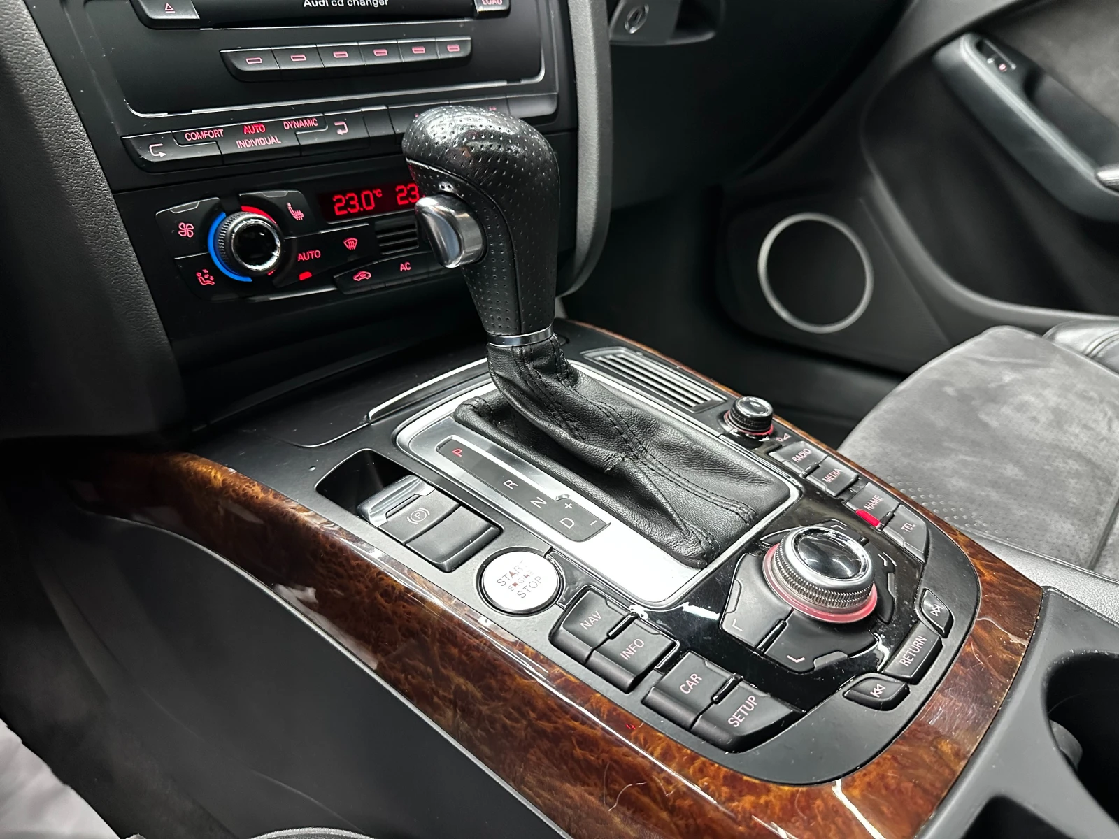 Audi A4 3.0d 239 к.с./S line/ОБСЛУЖЕН  , снимка 13 - Автомобили и джипове - 56625567