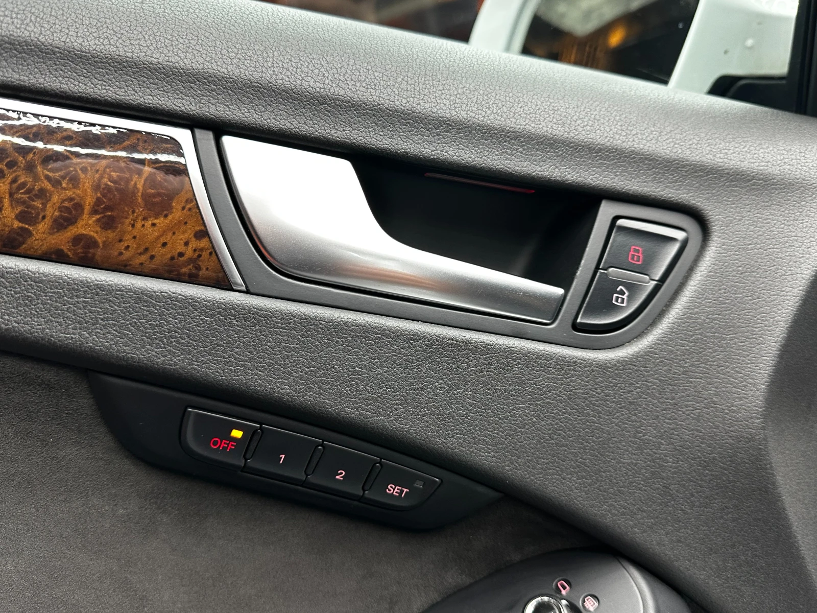 Audi A4 3.0d 239 к.с./S line/ОБСЛУЖЕН  , снимка 9 - Автомобили и джипове - 56625567