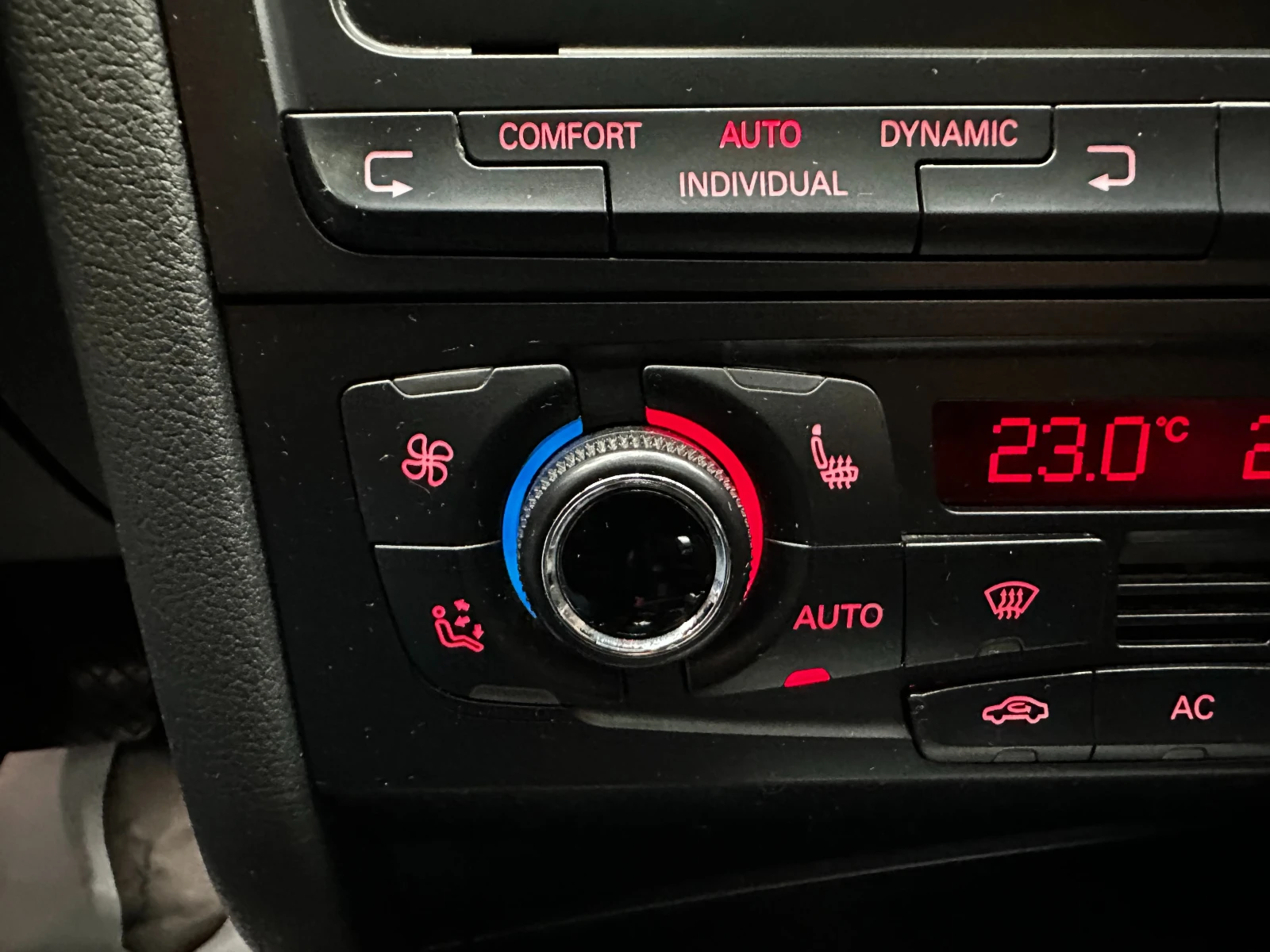 Audi A4 3.0d 239 к.с./S line/ОБСЛУЖЕН  , снимка 15 - Автомобили и джипове - 56625567