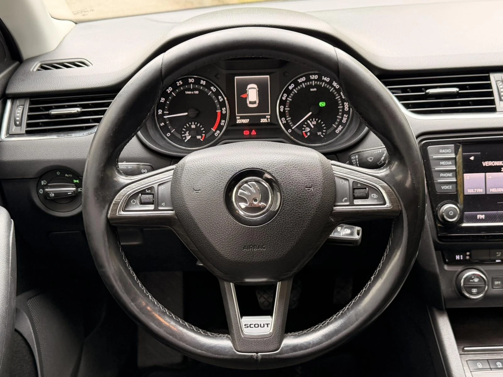 Skoda Octavia SCOUT 2.0 TDI, снимка 14 - Автомобили и джипове - 56696905