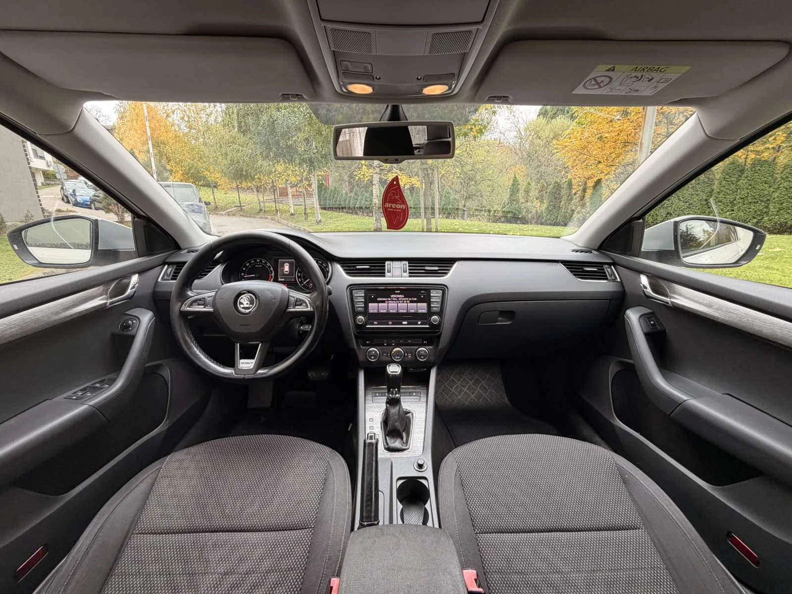 Skoda Octavia SCOUT 2.0 TDI, снимка 15 - Автомобили и джипове - 56696905