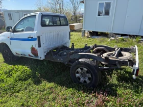 Toyota Hilux На Шаси, снимка 5