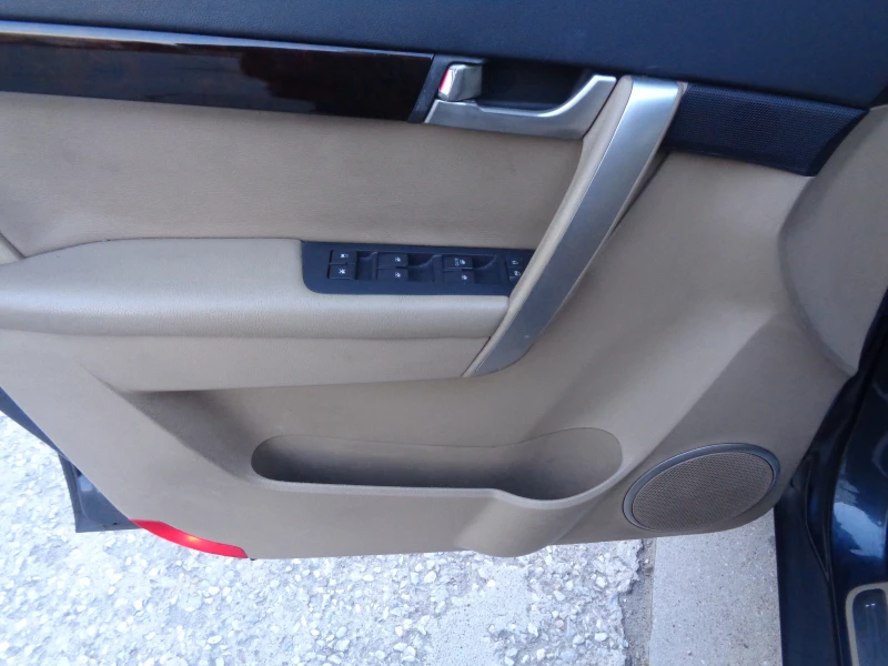 Chevrolet Captiva 2.0CDTI-4X4-КОЖА-7МЕСТА-ЛИЗИНГ, снимка 9 - Автомобили и джипове - 50029070