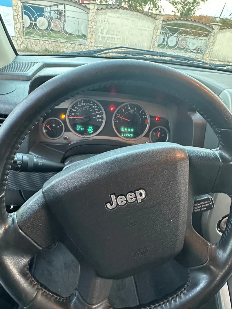 Jeep Compass 2.4i ГАЗ/4х4/АВТОМАТ/КОЖА, снимка 10 - Автомобили и джипове - 52205414