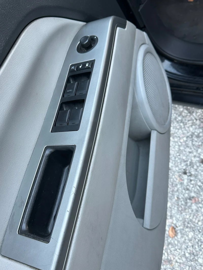 Jeep Compass 2.4i ГАЗ/4х4/АВТОМАТ/КОЖА, снимка 9 - Автомобили и джипове - 52205414