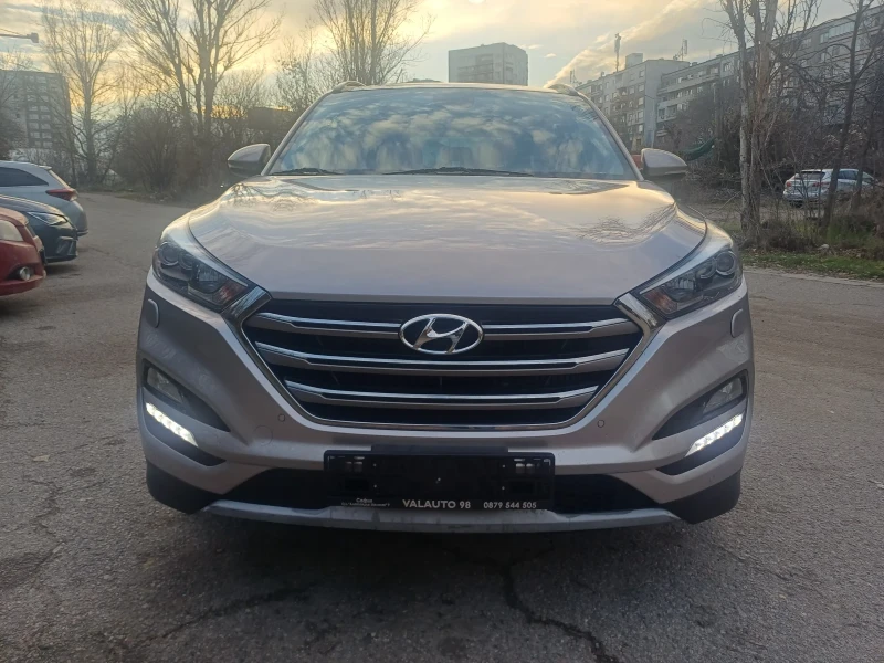 Hyundai Tucson 1.6 i FULL PANORAMA, снимка 2 - Автомобили и джипове - 52827185