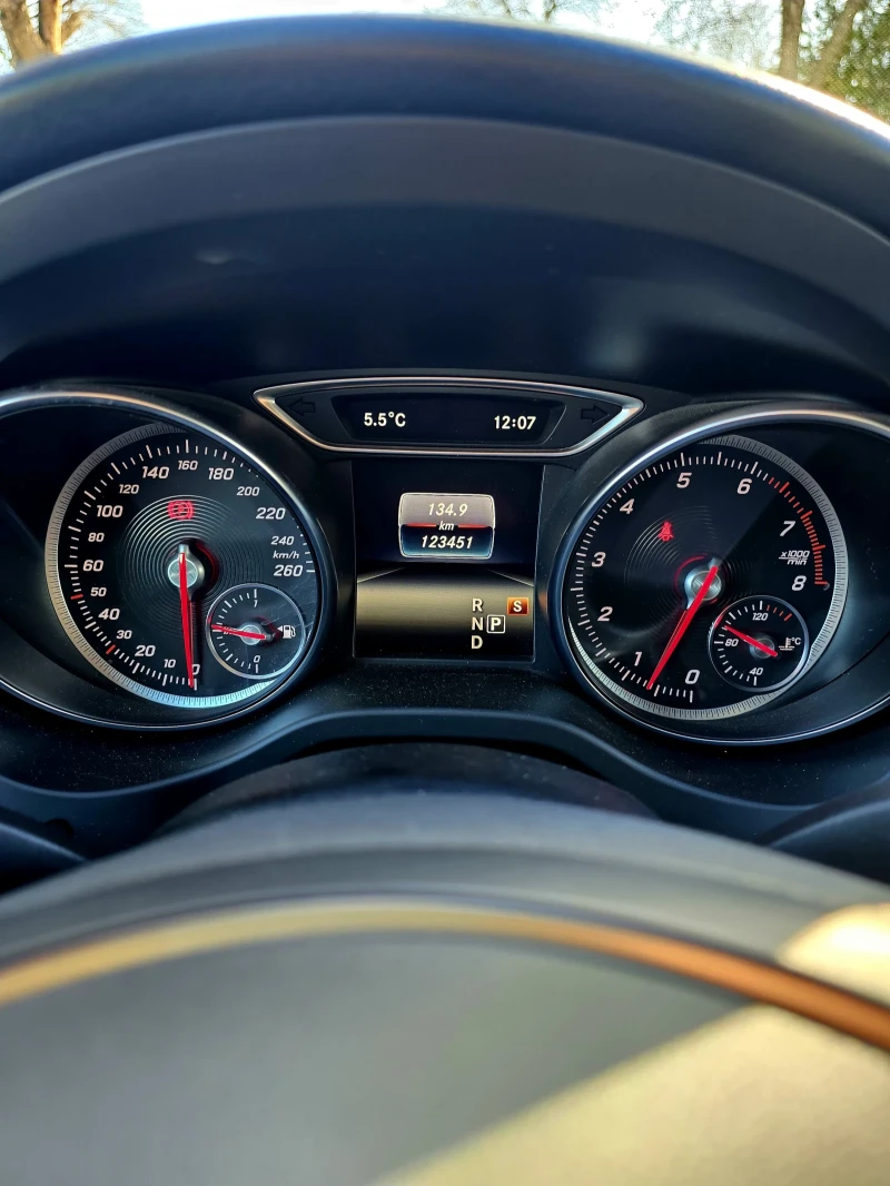 Mercedes-Benz GLA 250 2.0 Бензин, снимка 12 - Автомобили и джипове - 53047752