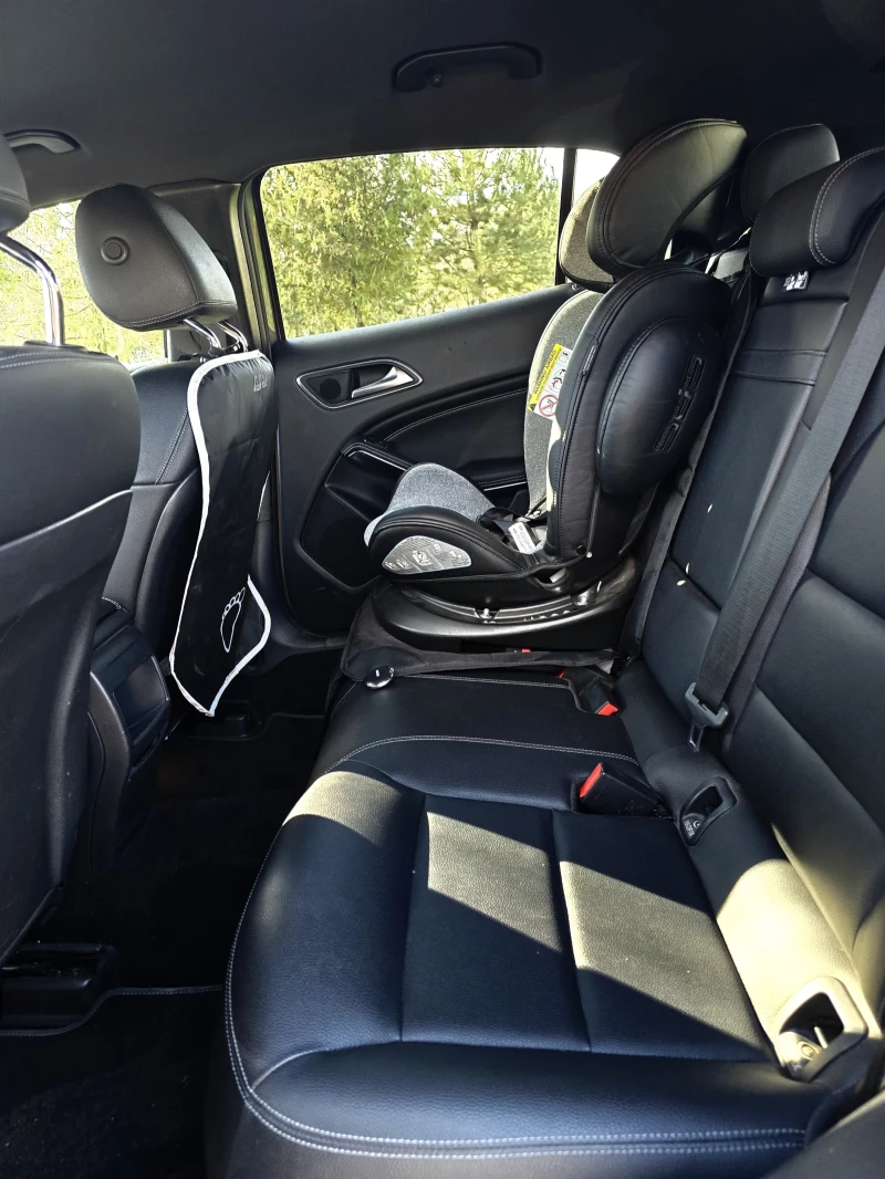 Mercedes-Benz GLA 250 2.0 Бензин, снимка 9 - Автомобили и джипове - 53047752