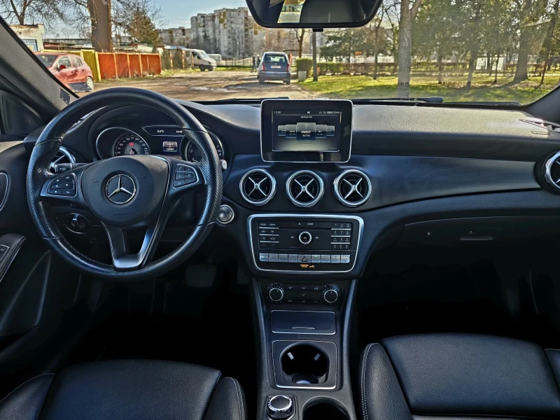 Mercedes-Benz GLA 250 2.0 Бензин, снимка 10 - Автомобили и джипове - 53047752