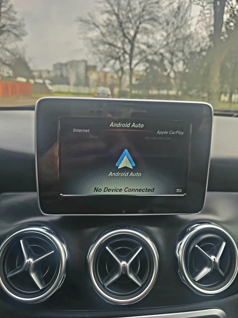 Mercedes-Benz GLA 250 2.0 Бензин, снимка 14 - Автомобили и джипове - 53128373