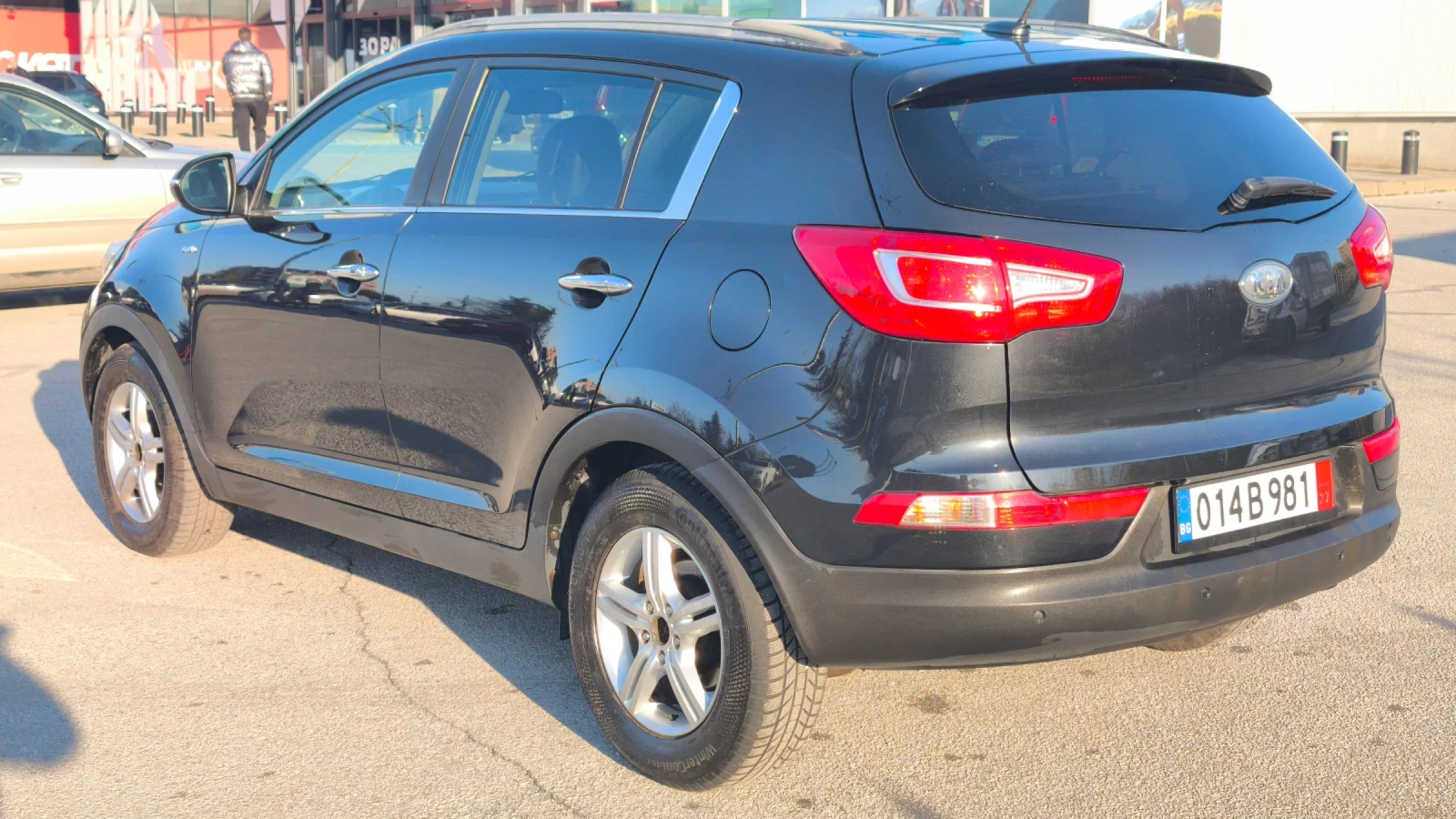 Kia Sportage 2.0CRDI 175кс НАВИГАЦИЯ КЛИМАТРОНИК ШВЕЙЦАРИЯ - изображение 7