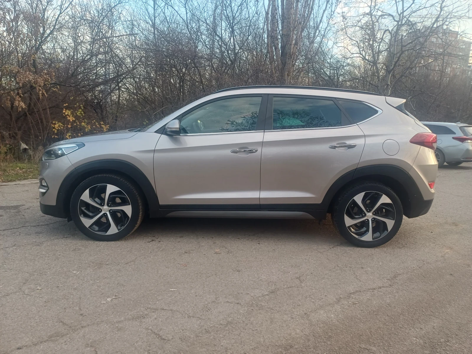 Hyundai Tucson 1.6 i FULL PANORAMA - изображение 8