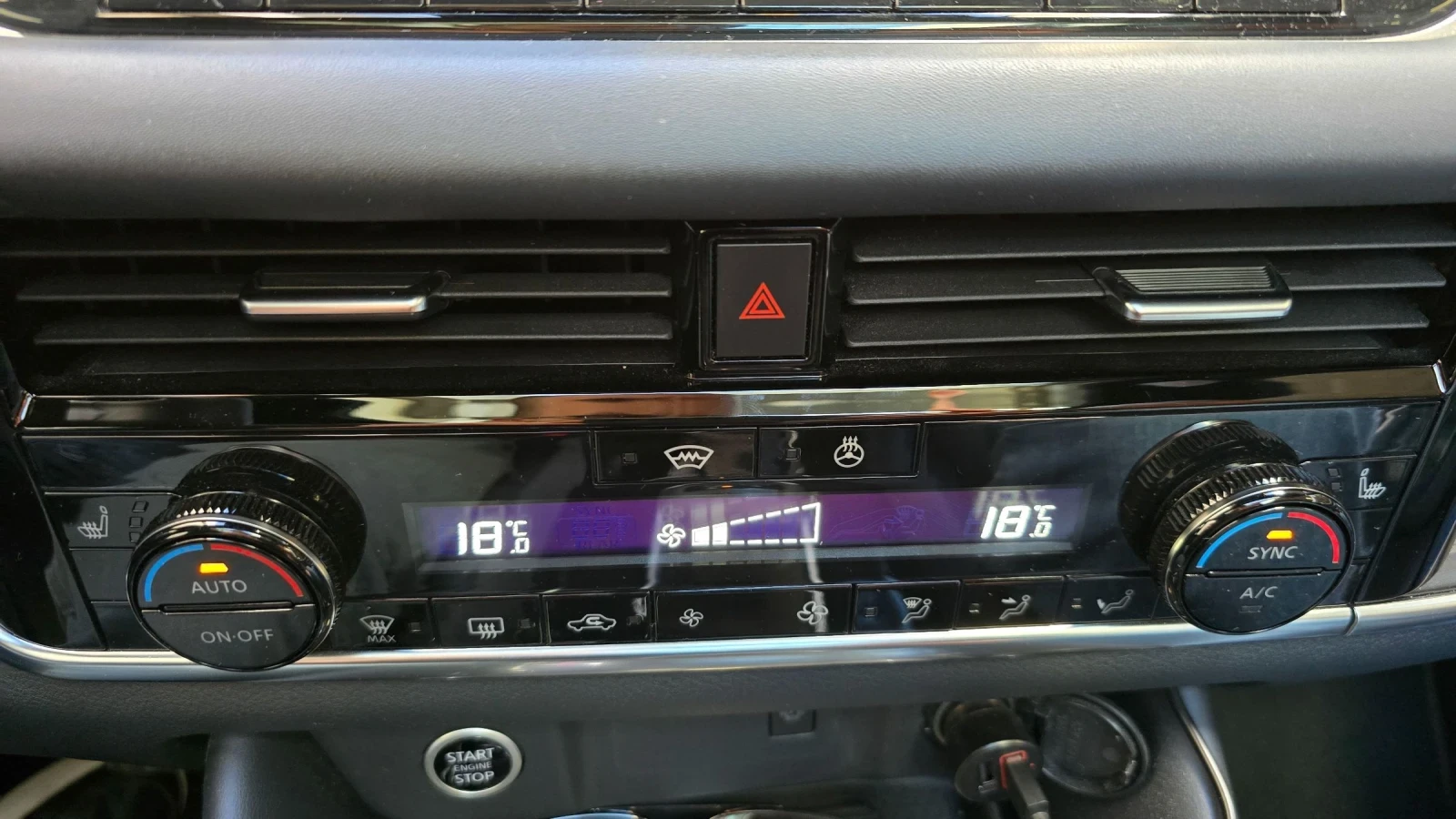 Nissan Qashqai Tekna 1.3 MHEV 160 к.с. 63 000 км, снимка 16 - Автомобили и джипове - 53914626