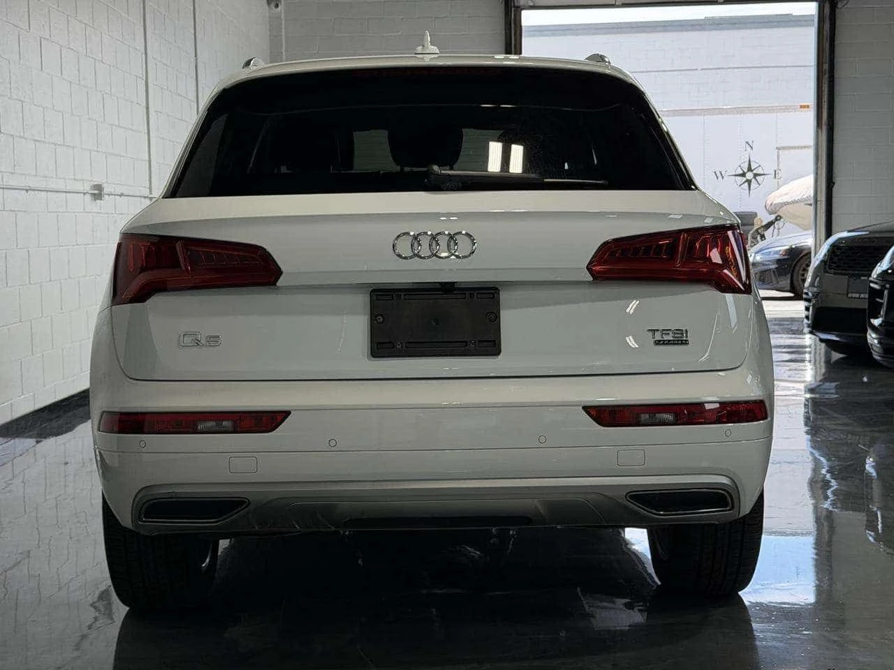Audi Q5 TECHNIK| PANO| ПОДГРЕВИ| 360| CARFAX| , снимка 4 - Автомобили и джипове - 55448315