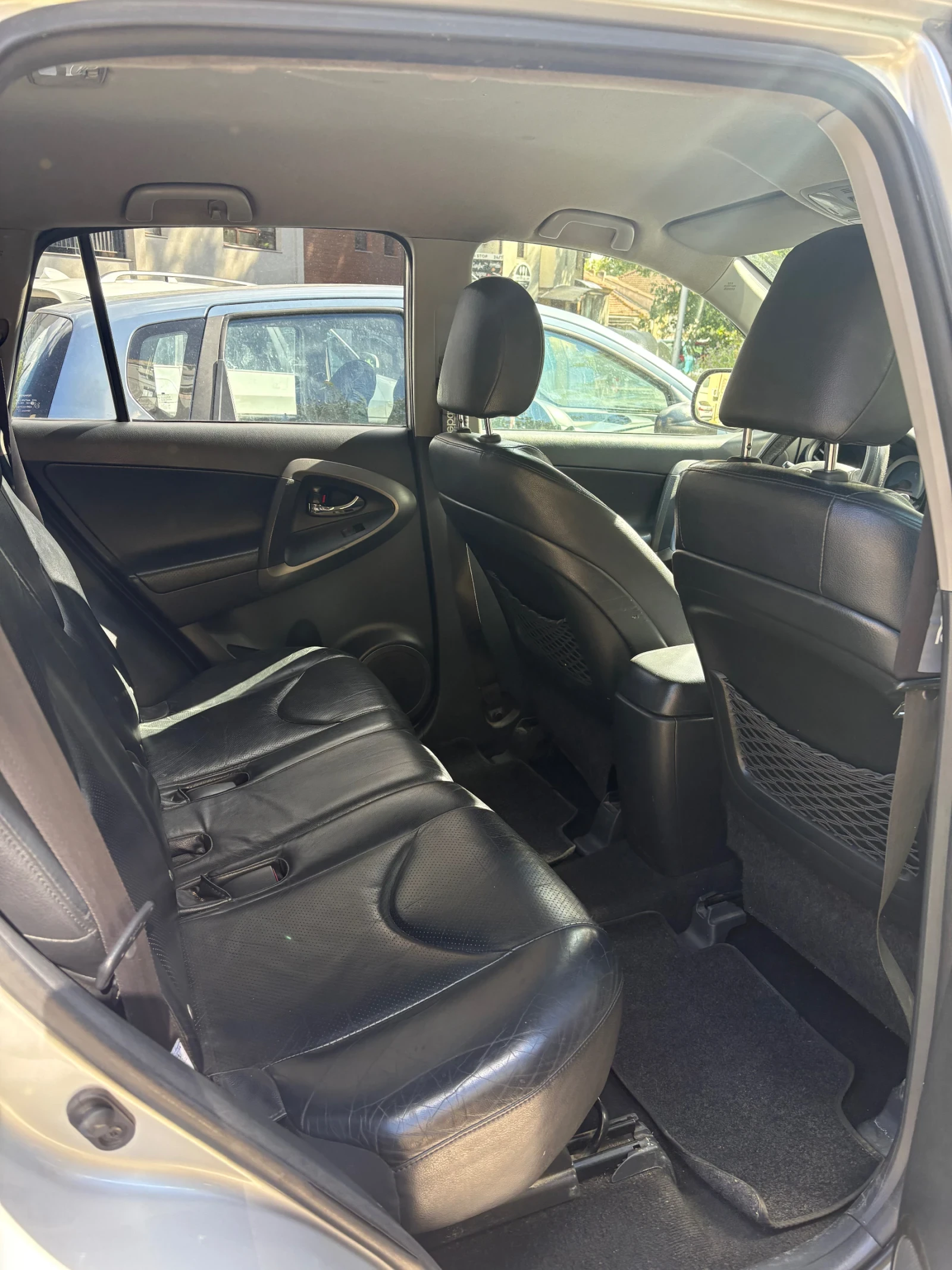 Toyota Rav4, снимка 6 - Автомобили и джипове - 56072670