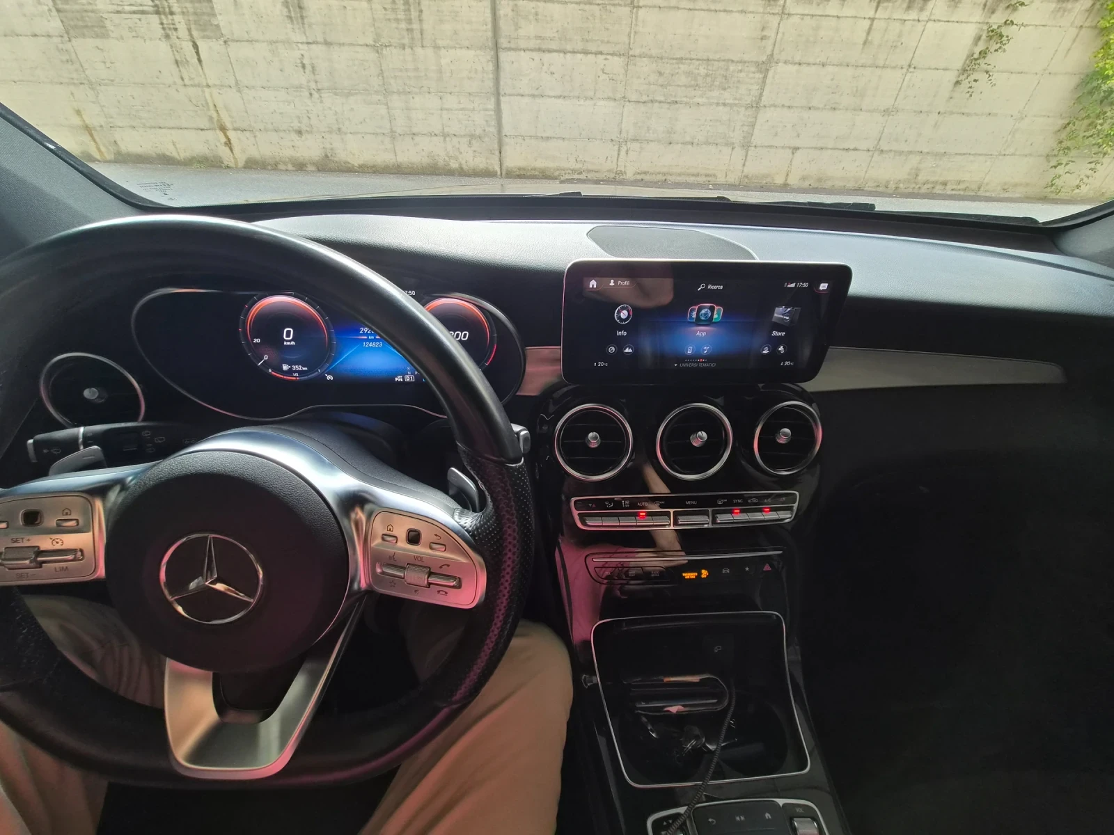 Mercedes-Benz GLC 300 D, снимка 13 - Автомобили и джипове - 56288849