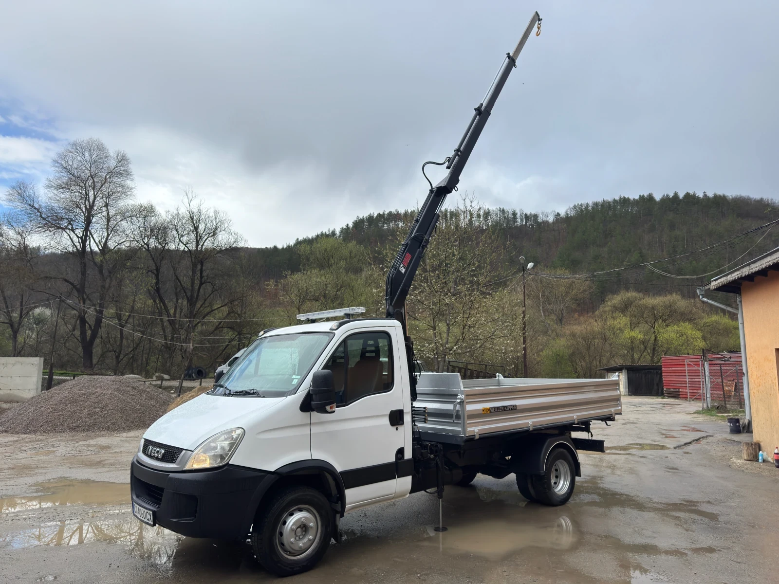 Iveco Daily 65c15 тристранен самосвал с кран - изображение 2