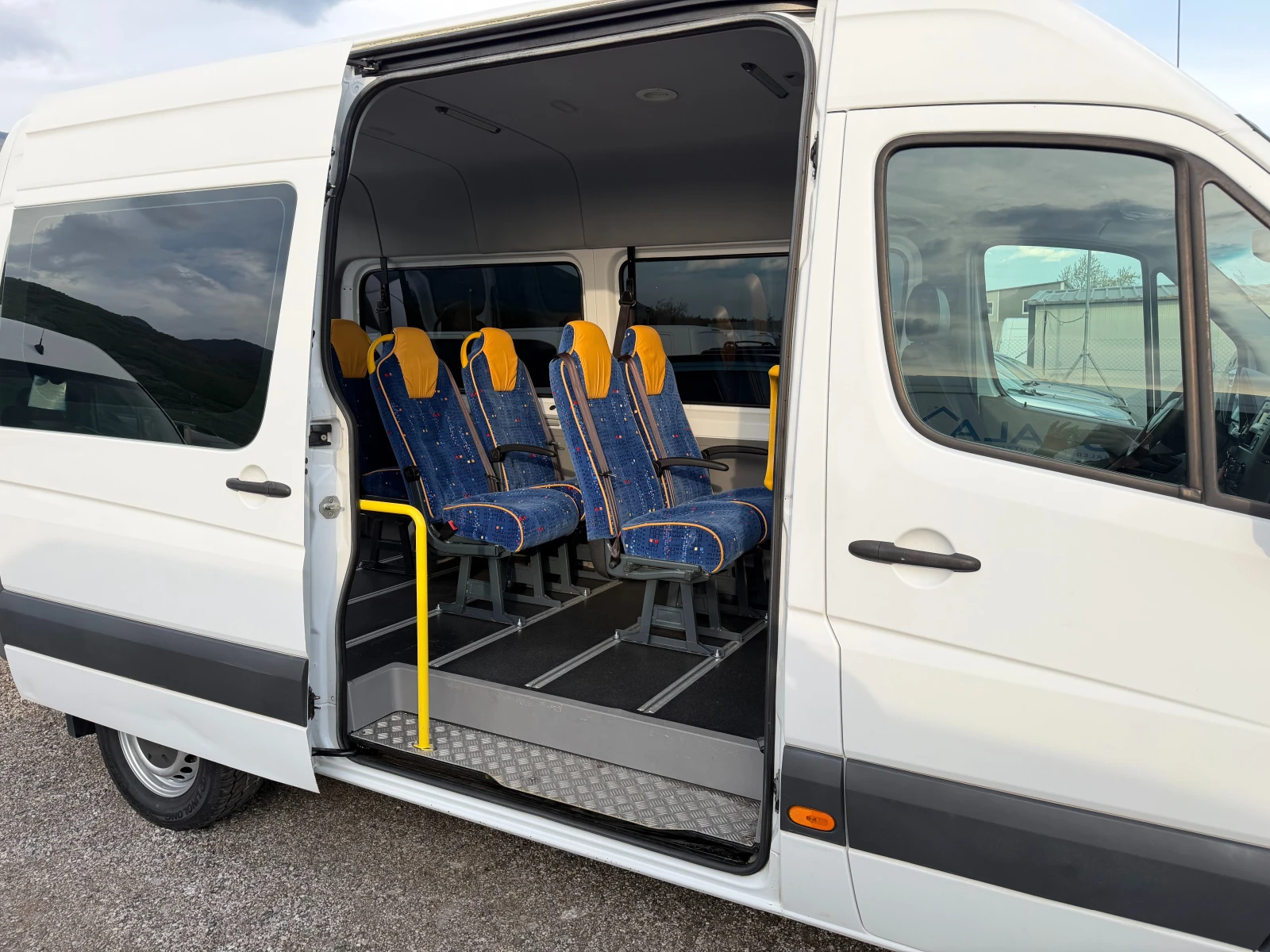 Mercedes-Benz Sprinter 211 8+ 1 ТОП ЕВРО 6 КЛИМА, снимка 12 - Бусове и автобуси - 54512802