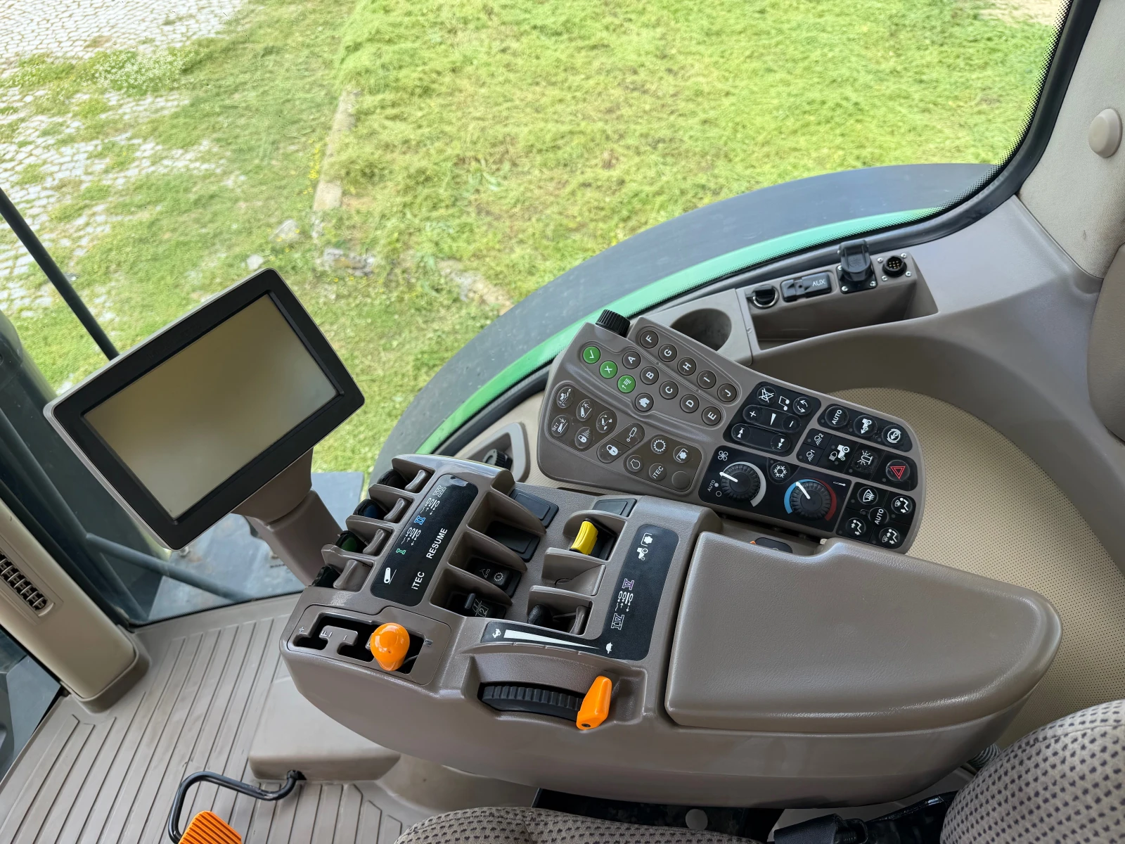 Трактор John Deere 8285R POWER SHIFT НАВИГАЦИЯ ЛИЗИНГ, снимка 13 - Селскостопанска техника - 53636441