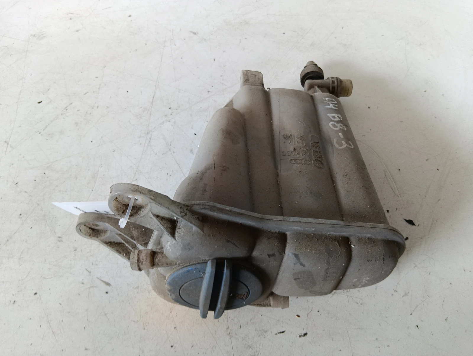 казанче антифриз 8K0121405E 3.0TDI Audi A4