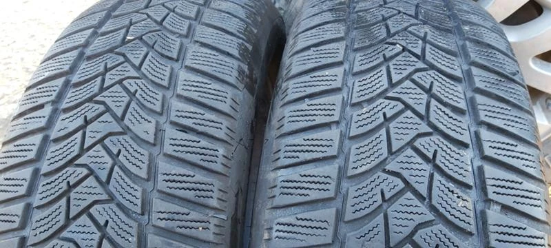 Гуми Зимни 215/60R16, снимка 1 - Гуми и джанти - 31148184