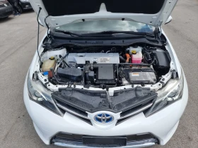 Toyota Auris 1.8 HYBRID, снимка 17