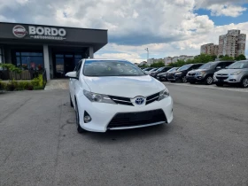 Toyota Auris 1.8 HYBRID, снимка 9