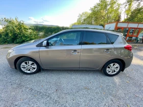 Toyota Auris 1, 8 HIBRID HATCBACK, снимка 2
