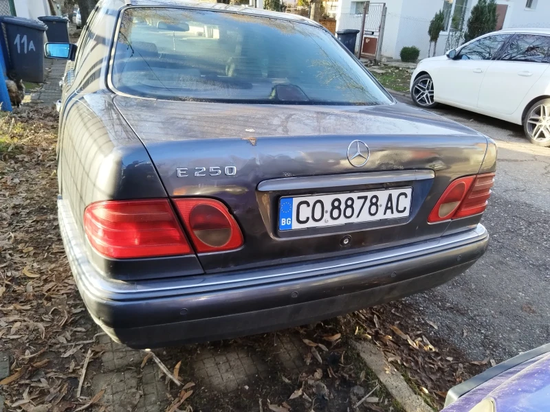 Mercedes-Benz E 250, снимка 6 - Автомобили и джипове - 48416340