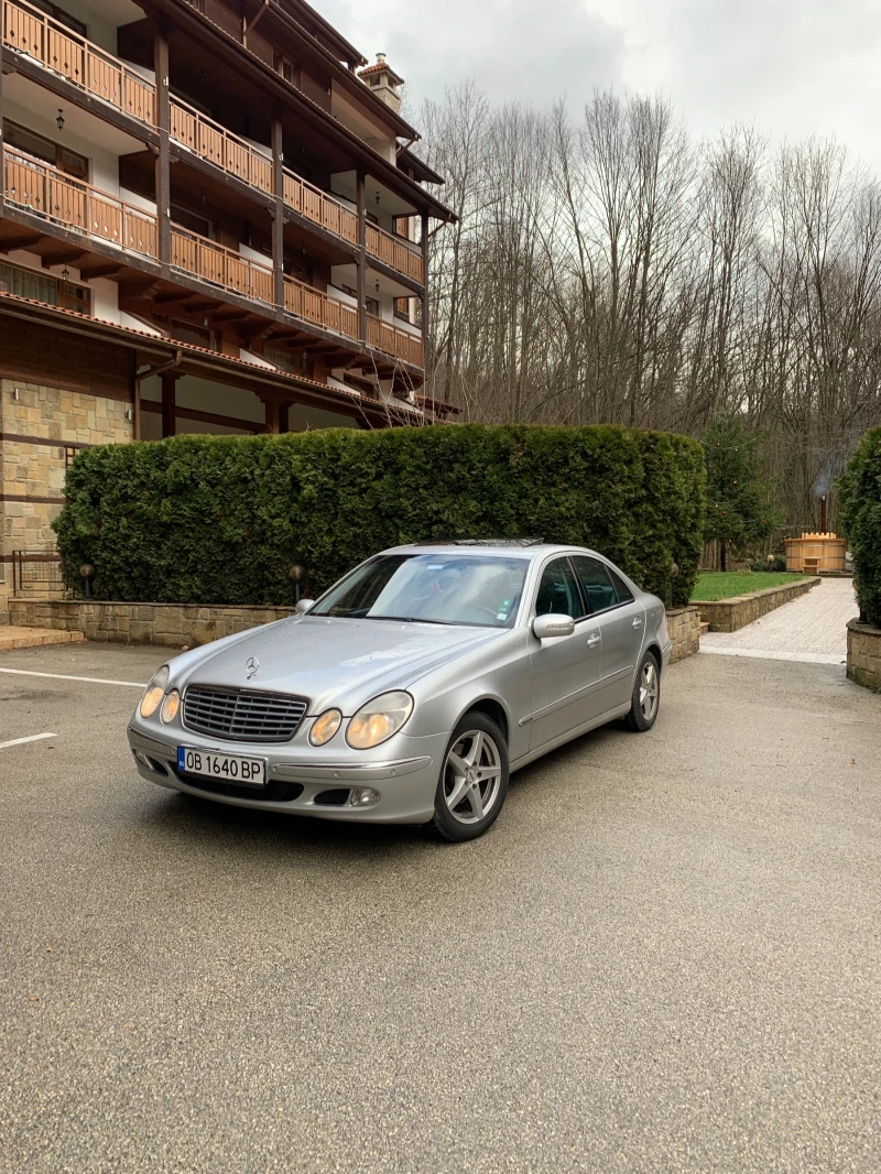 Mercedes-Benz E 270, снимка 5 - Автомобили и джипове - 52396605