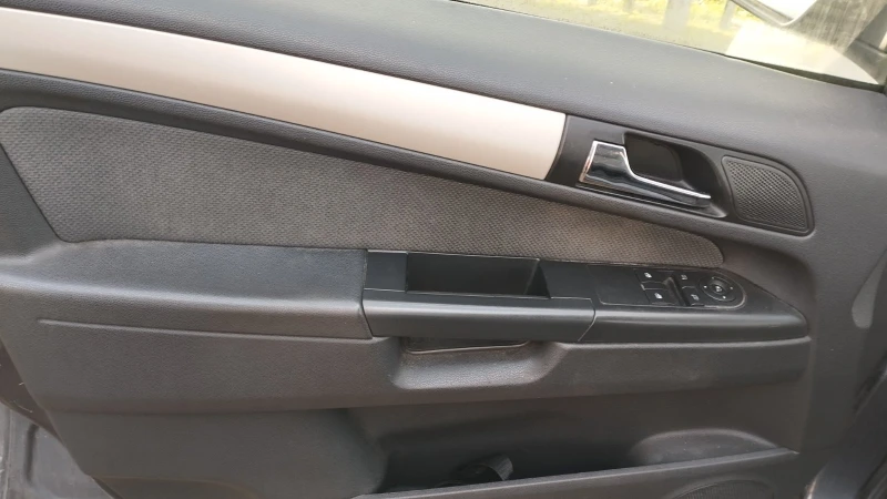 Opel Zafira, снимка 4 - Автомобили и джипове - 52837427