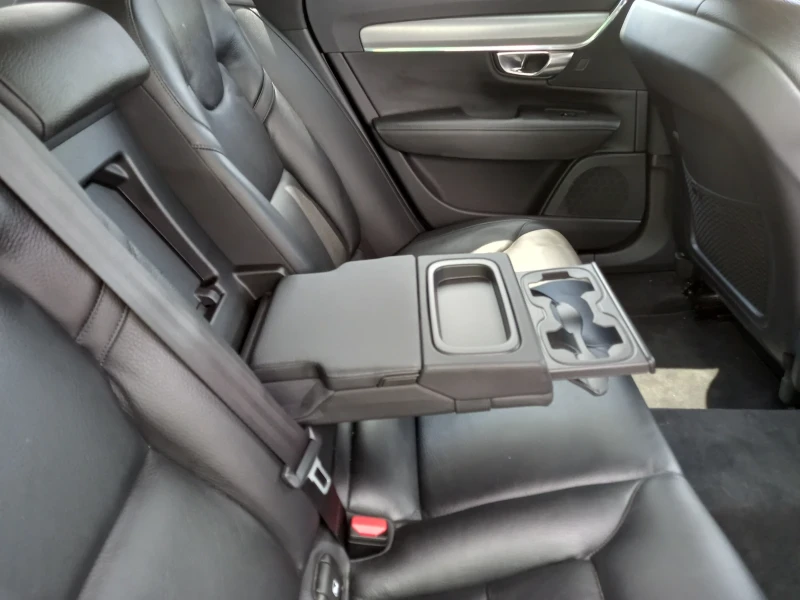 Volvo V90 2.0 , снимка 9 - Автомобили и джипове - 53052316