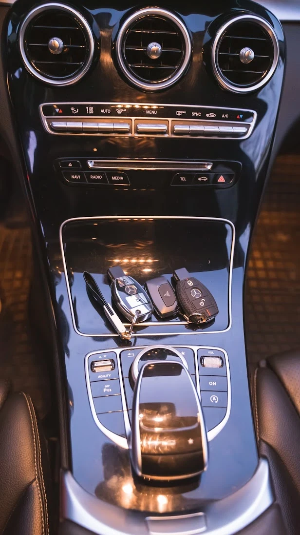 Mercedes-Benz C 220 2.2 AMG line, снимка 7 - Автомобили и джипове - 52800254