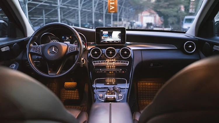 Mercedes-Benz C 220 2.2 AMG line, снимка 4 - Автомобили и джипове - 52800254