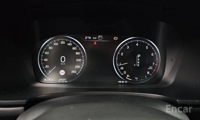 Volvo S90 T5 Momentum | ОБДУХВАНЕ | ШИБЕДАХ | HEAD-UP | , снимка 7 - Автомобили и джипове - 54072561