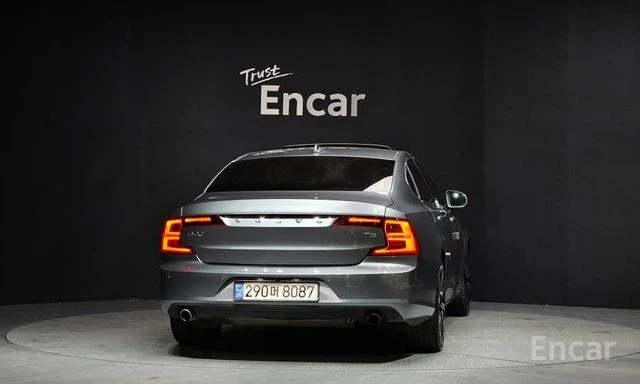 Volvo S90 T5 Momentum | ОБДУХВАНЕ | ШИБЕДАХ | HEAD-UP | , снимка 4 - Автомобили и джипове - 54072561