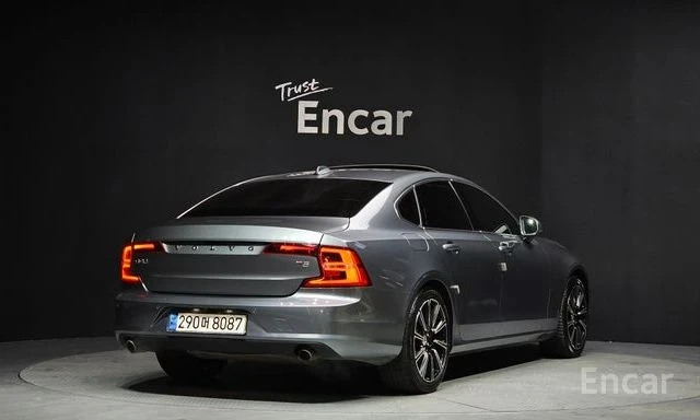 Volvo S90 T5 Momentum | ОБДУХВАНЕ | ШИБЕДАХ | HEAD-UP | , снимка 2 - Автомобили и джипове - 54072561