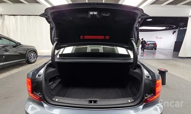 Volvo S90 T5 Momentum | ОБДУХВАНЕ | ШИБЕДАХ | HEAD-UP | , снимка 17 - Автомобили и джипове - 54072561