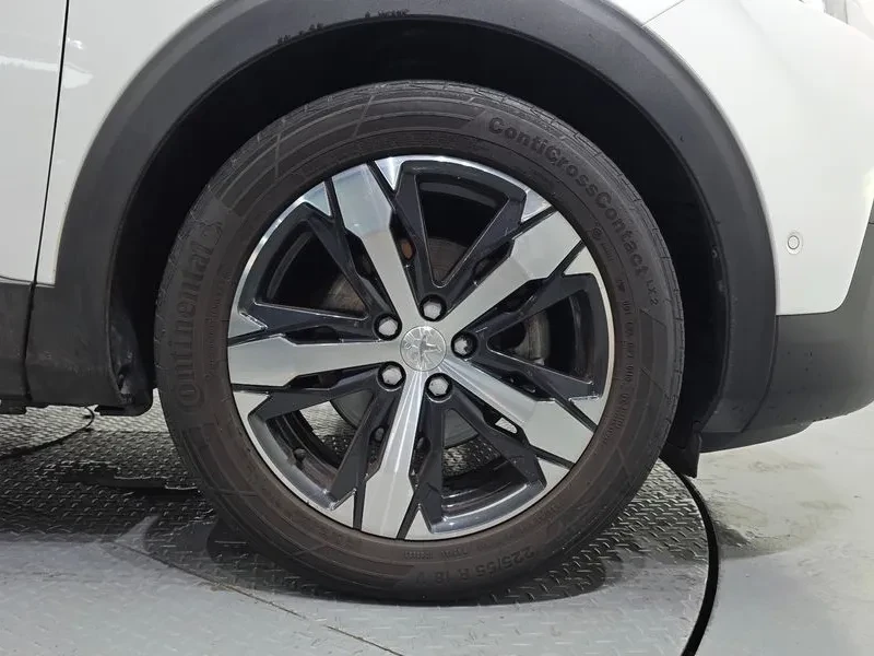 Peugeot 3008 1.5 BlueHDI Allure - САМО 30% АВАНС, снимка 5 - Автомобили и джипове - 55987588