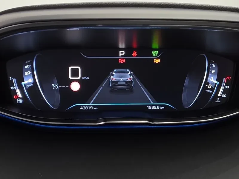 Peugeot 3008 1.5 BlueHDI Allure - САМО 30% АВАНС, снимка 8 - Автомобили и джипове - 55987588